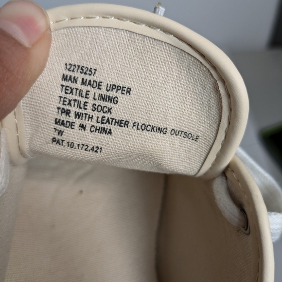 Snakeskin Pattern Sneakers with White Laces - Picture 4 of 4